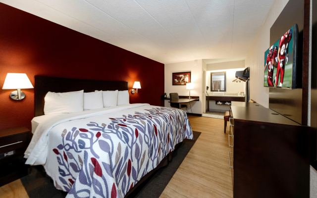 photo 4 of Red Roof Inn Lansing East – MSU