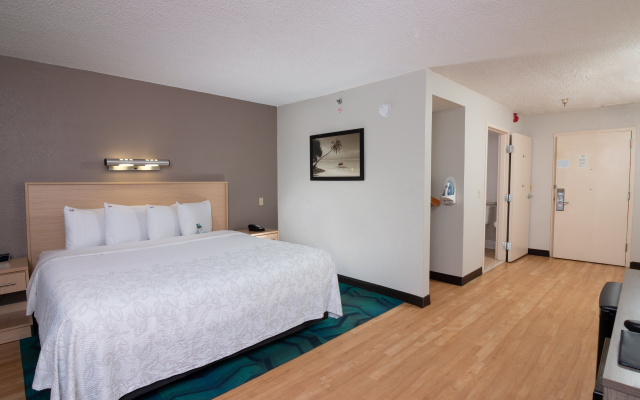 photo 4 of Red Roof Inn PLUS+ Miami Airport