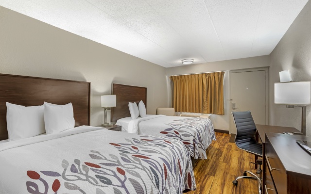 photo 4 of Red Roof Inn Milwaukee – Airport/Oak Creek