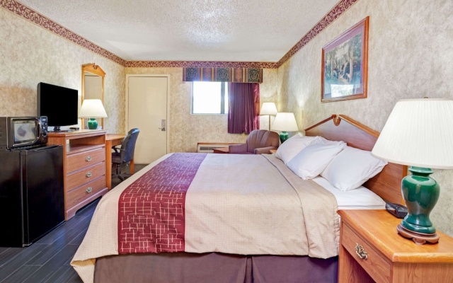 photo 4 of Red Roof Inn Monroe