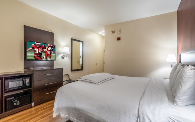 photo 4 of Red Roof Inn PLUS+ Tempe - Phoenix Airport