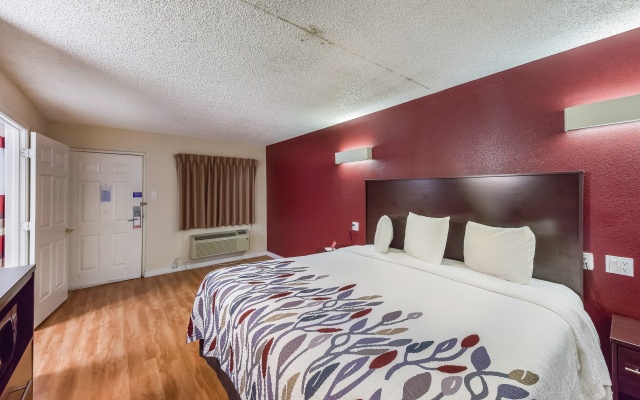 photo 3 of Red Roof Inn Plano