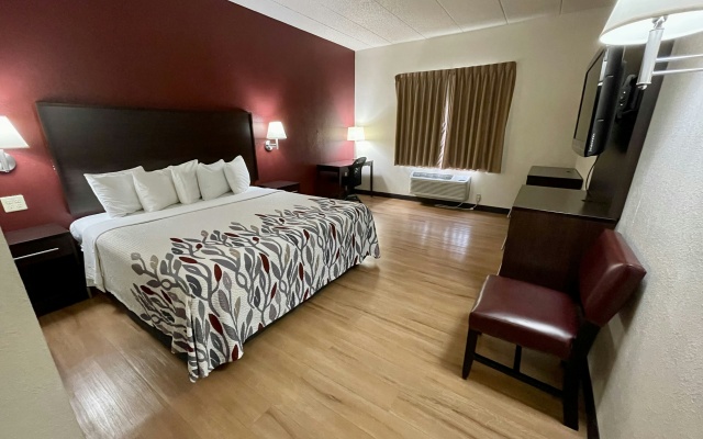 photo 4 of Red Roof Inn Sandusky - Milan