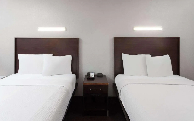 photo 5 of Red Roof Inn Peoria