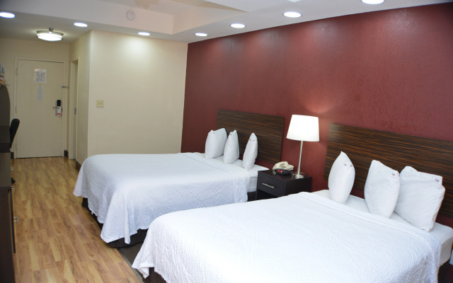 photo 4 of Red Roof Inn PLUS+ & Suites Chattanooga - Downtown