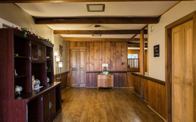 photo 2 of Red Rose Bed & Breakfast