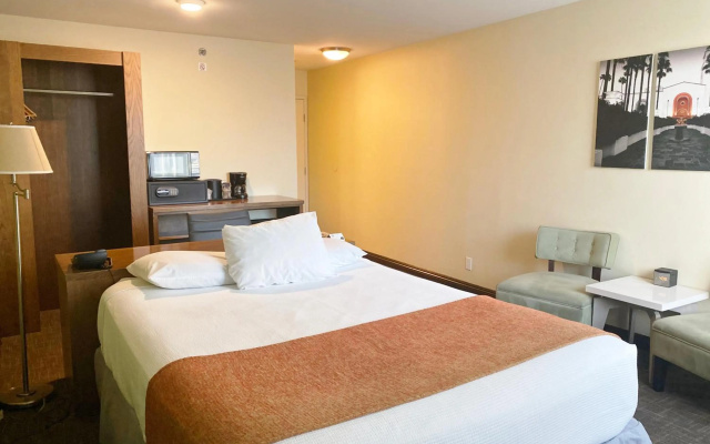 photo 5 of Redac Gateway Hotel In Torrance