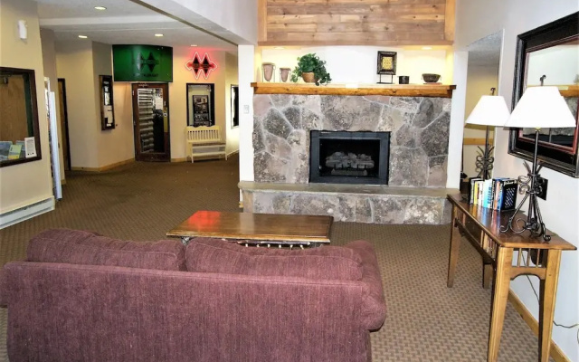 photo 2 of Fox Pine Lodge 3 Bed 3 Bath