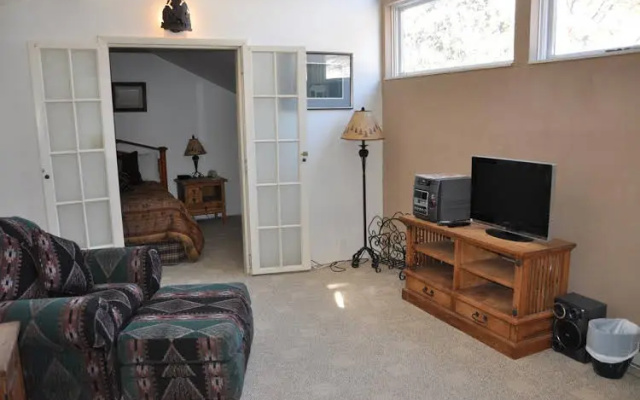 photo 2 of Pitkin Creek Condominiums