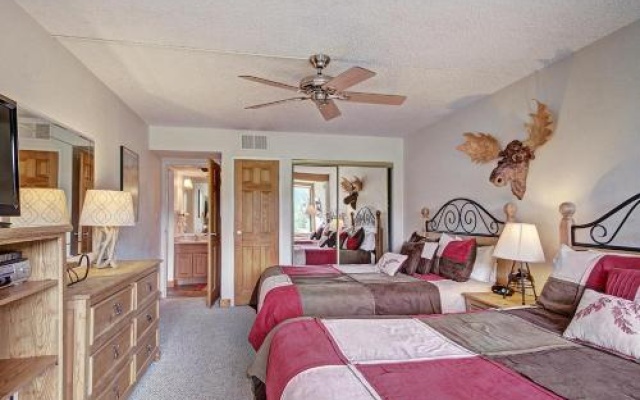 photo 3 of Summit House