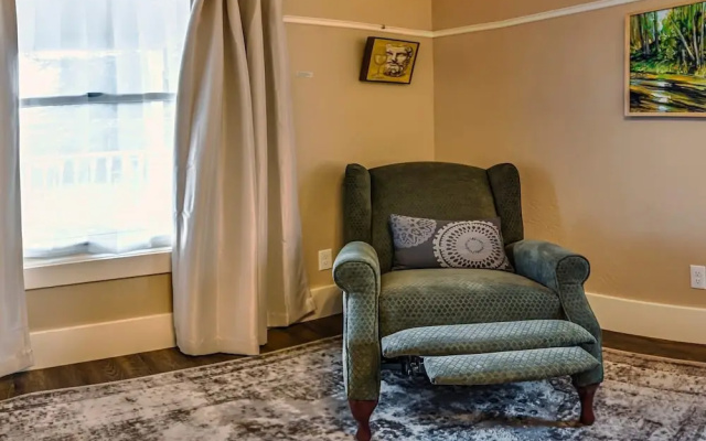 photo 2 of Redtail Suites~orliena Suite ~tesla Station