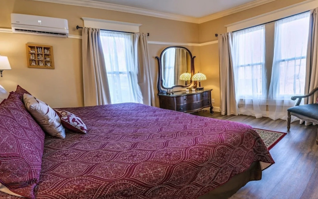 photo 5 of Redtail Suites~orliena Suite ~tesla Station
