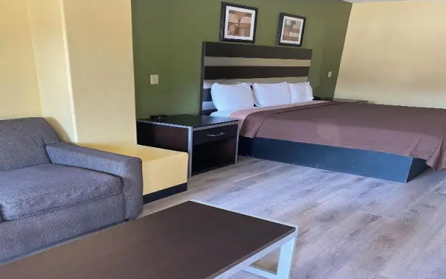photo 2 of Redwood Suites