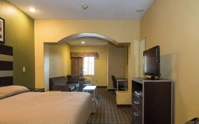 photo 3 of Redwood Suites