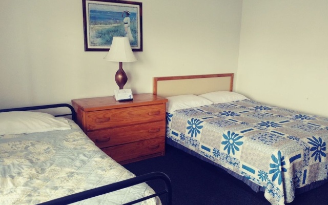 photo 3 of Regal Inn