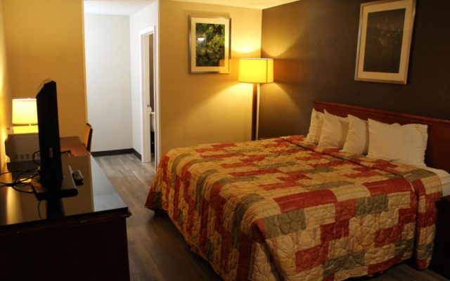 photo 4 of Regency Inn