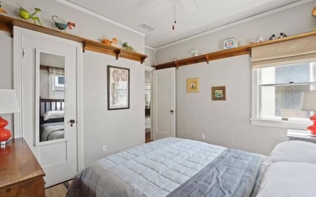 photo 5 of Relax & Getaway - Chic Belmont Shore Duplex