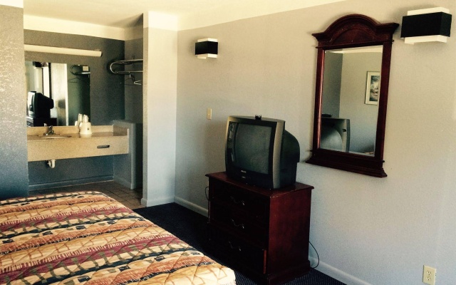photo 3 of Relax Inn
