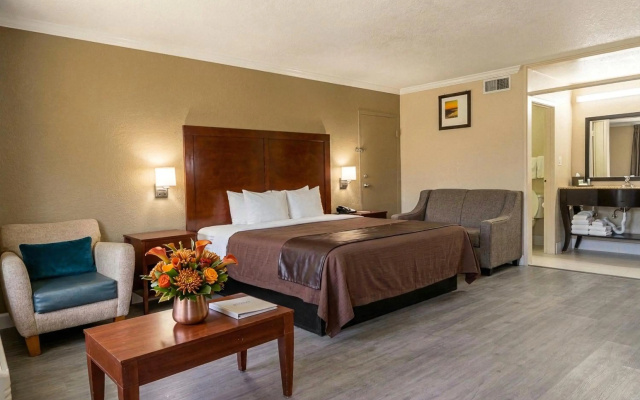 photo 4 of Rodeway Inn Monroe