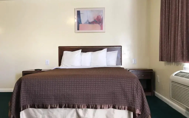 photo 2 of Relax Inn of Medford