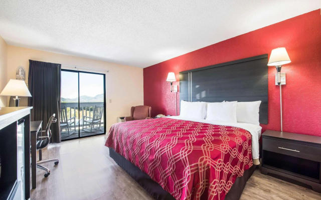 photo 4 of Econo Lodge Waynesville