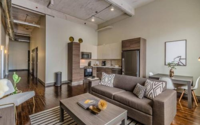 photo 4 of Relaxing 1 Bed, 1 Bath Dallas Downtown Apartment