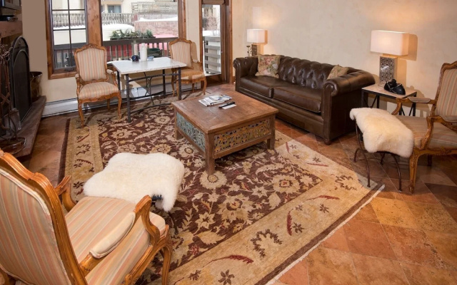 photo 2 of Relaxing 1 Bedroom Condo with Premium Amenities by RedAwning