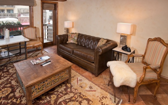photo 4 of Relaxing 1 Bedroom Condo with Premium Amenities by RedAwning