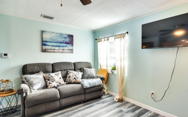 photo 4 of 3 Mi to Beach: Remodeled Seminole Apt w/ Yard!