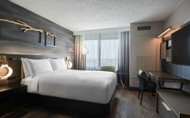 photo 3 of Renaissance Chicago North Shore Hotel