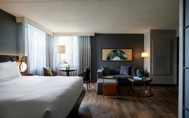 photo 4 of Renaissance Chicago North Shore Hotel