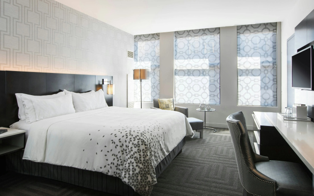 photo 3 of Renaissance Cincinnati Downtown Hotel