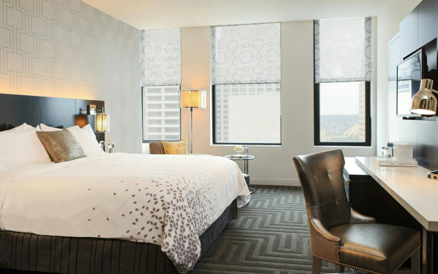 photo 4 of Renaissance Cincinnati Downtown Hotel