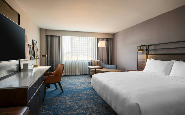photo 4 of Renaissance Dallas Addison Hotel
