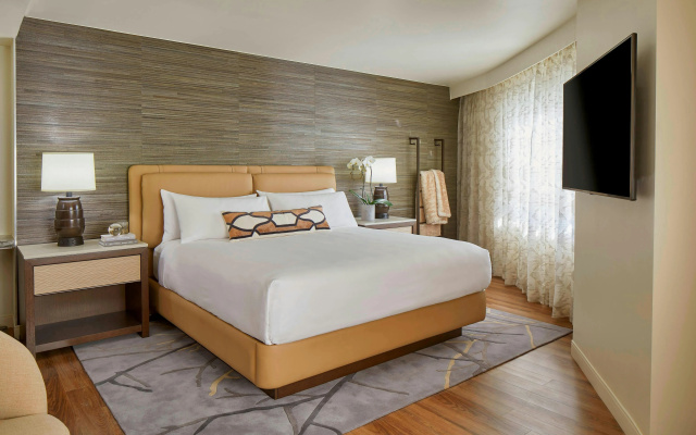 photo 3 of Renaissance Dallas Hotel