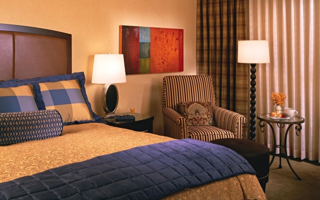 photo 4 of Renaissance Dallas