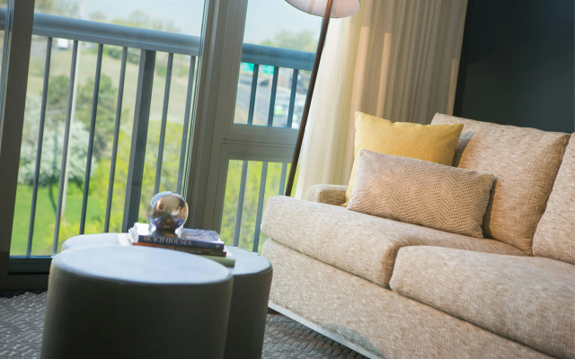 photo 4 of Renaissance Meadowlands Hotel