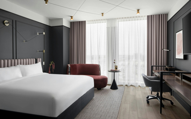 photo 5 of Renaissance Milwaukee West Hotel