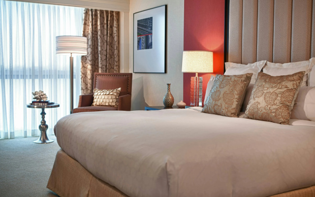 photo 3 of Renaissance Newark Airport Hotel