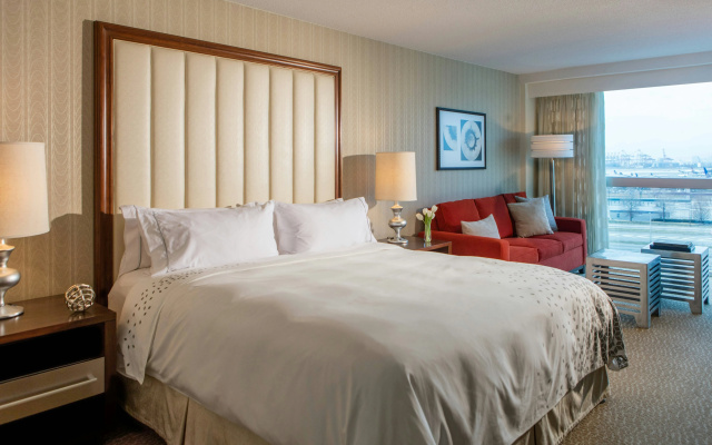 photo 5 of Renaissance Newark Airport Hotel