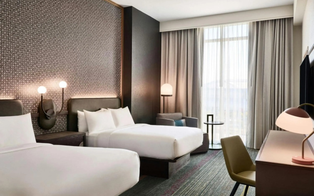 photo 4 of Renaissance® Phoenix Glendale Hotel & Conference Center
