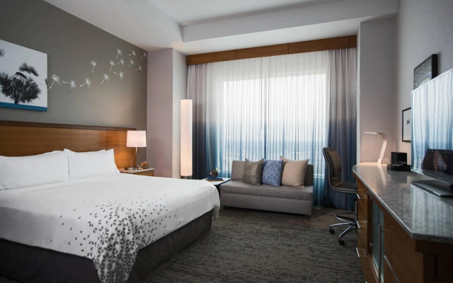 photo 3 of Renaissance Schaumburg Convention Center Hotel