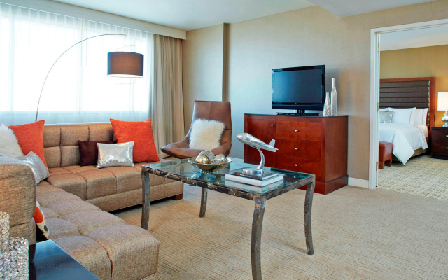 photo 4 of Renaissance St. Louis Airport Hotel