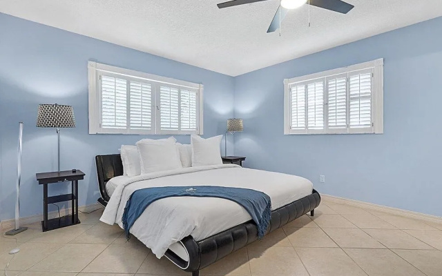 photo 5 of Renovated Quiet All King Bed Suites