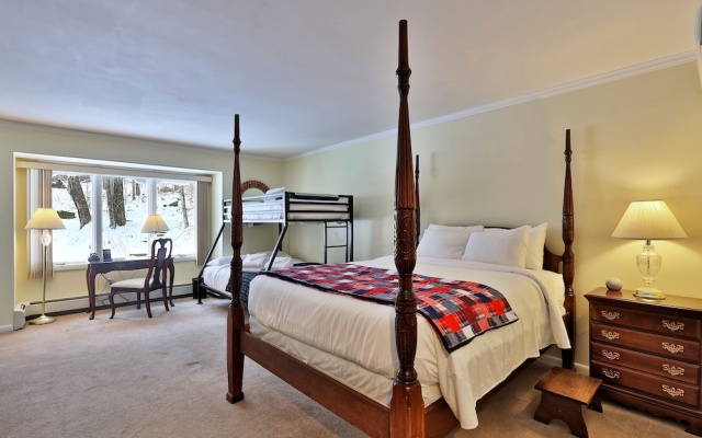 photo 5 of Rent An Inn! Takeover The Birch Ridge W/ Your Group. Mountain Lodge: 11 Rooms, Bar, Fireplace. 28ppl 11 Bedroom Home