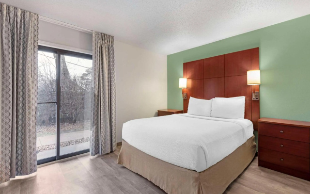 photo 5 of MainStay Suites St. Louis - Galleria