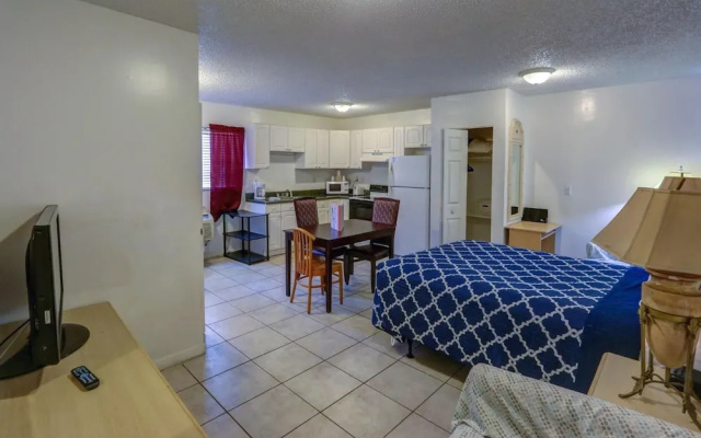 photo 4 of Richard's Motel Studio