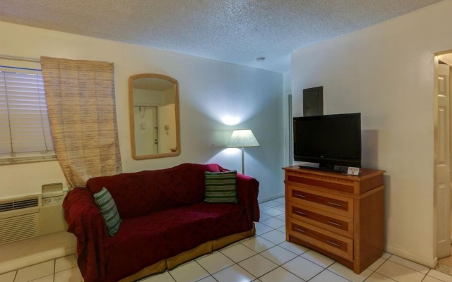 photo 4 of Richard's Motel Studios