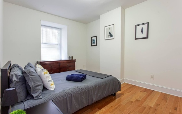 photo 2 of Rittenhouse Retreat - 3 Bedroom Apt in City Center