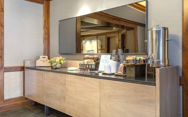 photo 5 of Ritz Carlton Vail #112 2 Bedroom Condo by RedAwning